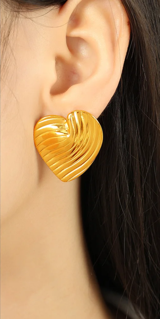 Arete lineado corazón