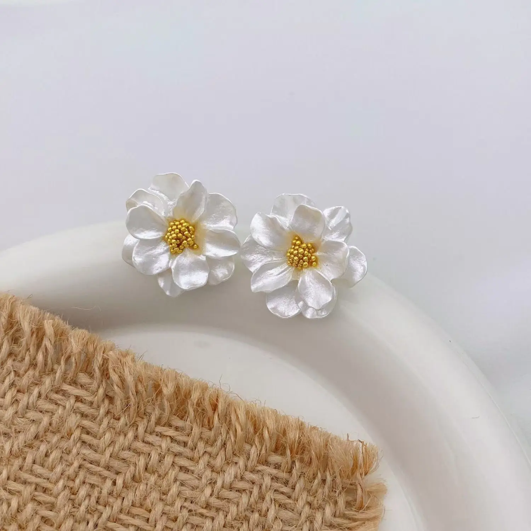 Arete esmaltada blanco