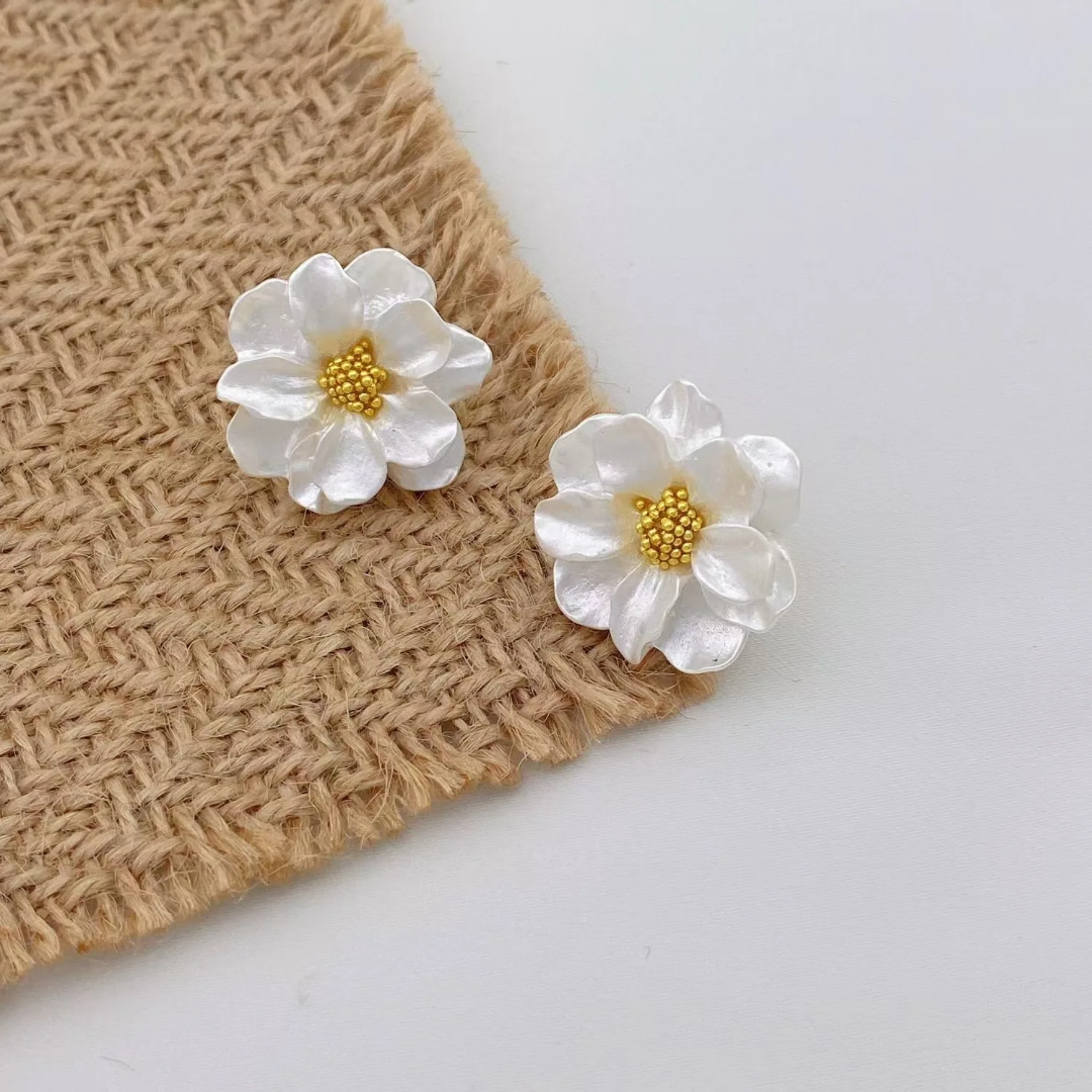 Arete esmaltada blanco