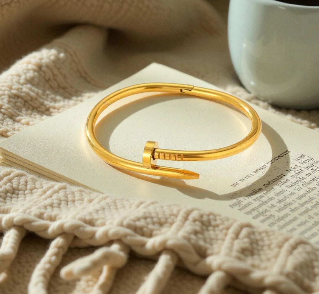 Brazalete clavo de la buena suerte