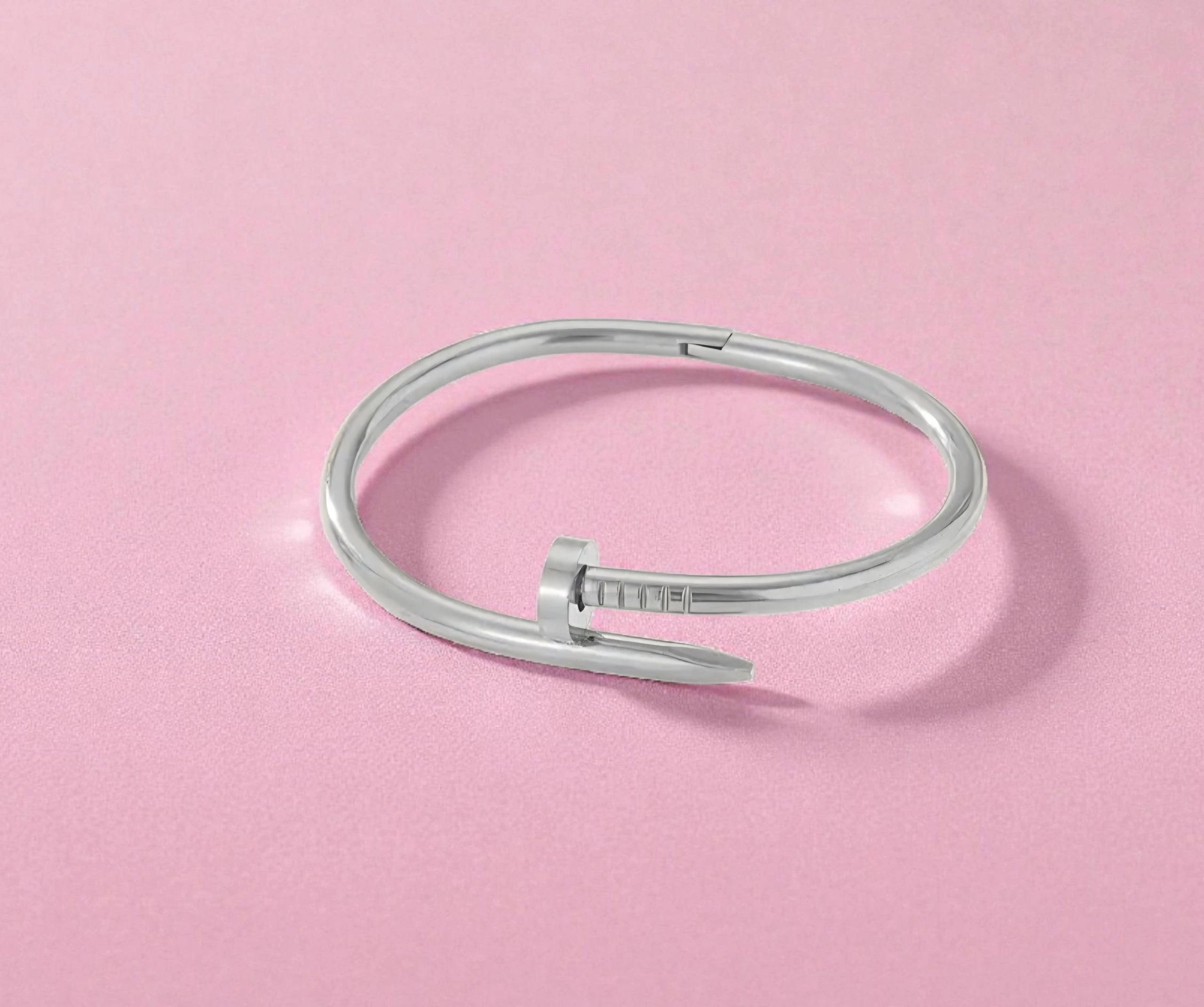 Brazalete clavo de la buena suerte